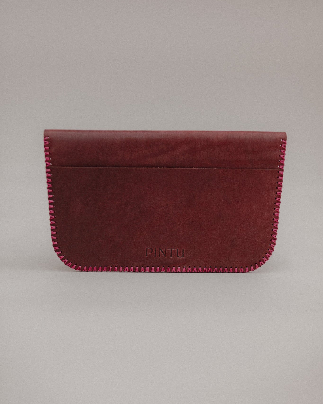 Pintu Large Pouch Cherry Back