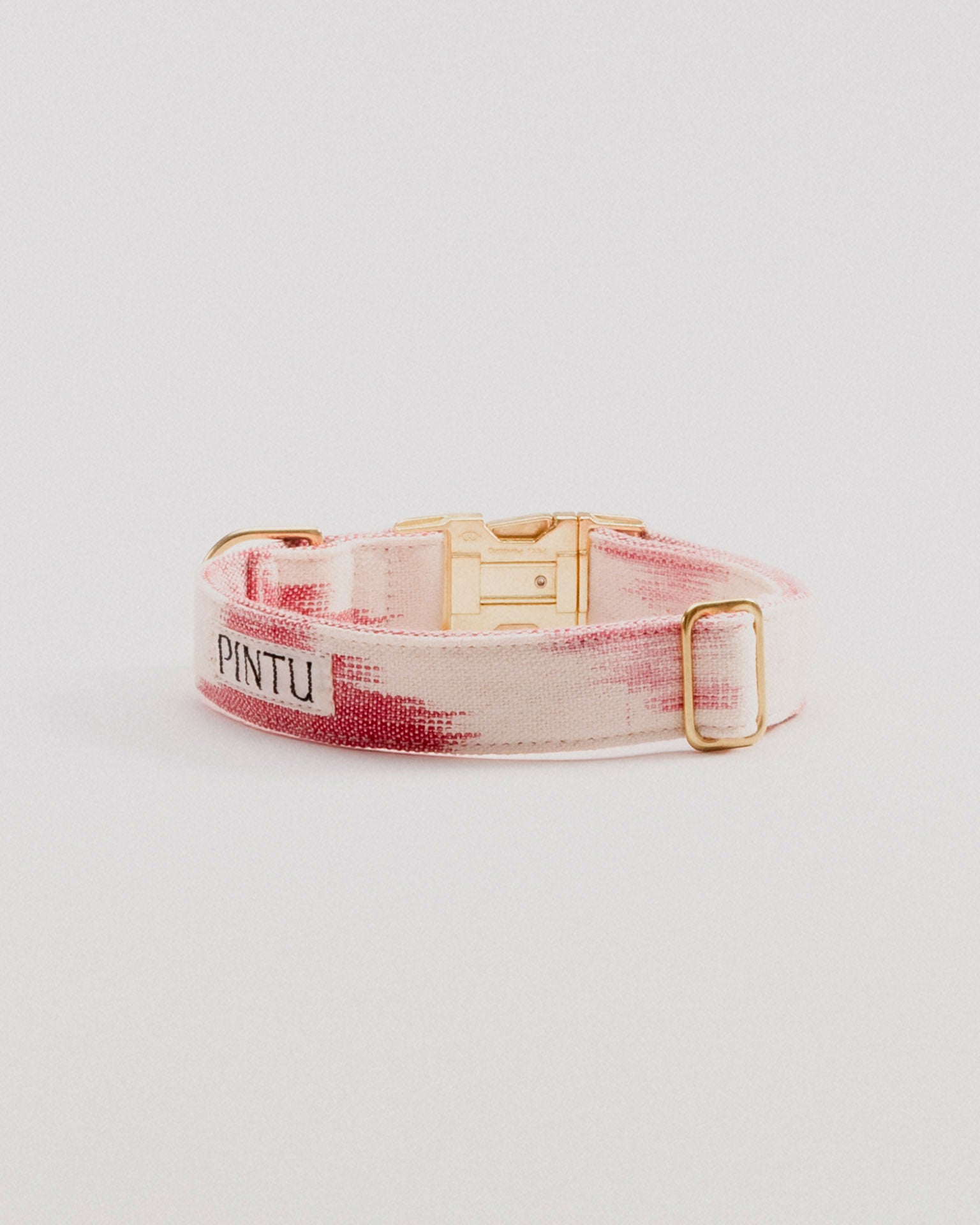 Pintu Alma Collar Berry