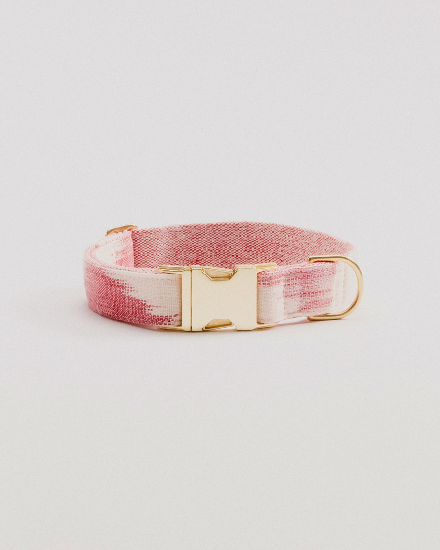 Pintu Alma Collar Berry