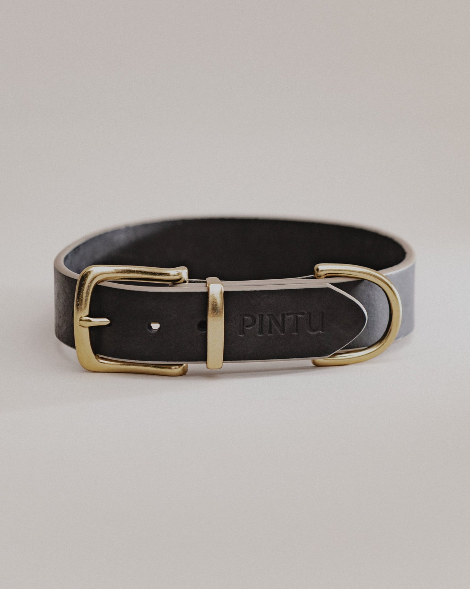 Pintu Collar Monte Black Brass