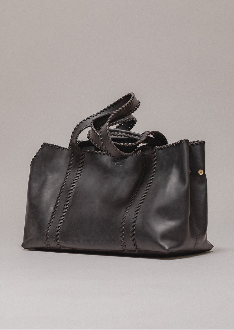 Pintu Solsticio Dog Shopper Black Back