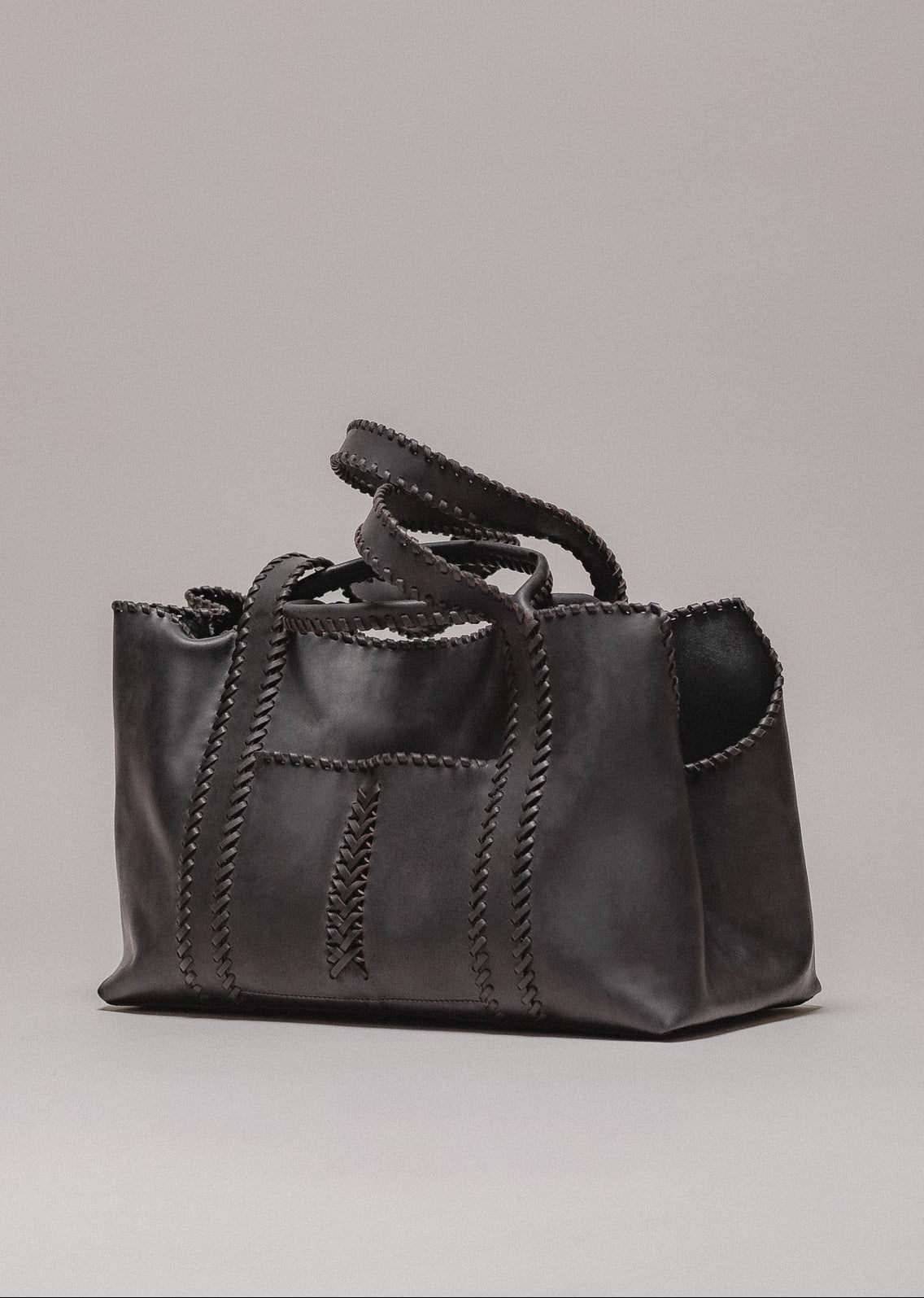 Pintu Solsticio Dog Shopper Black Front