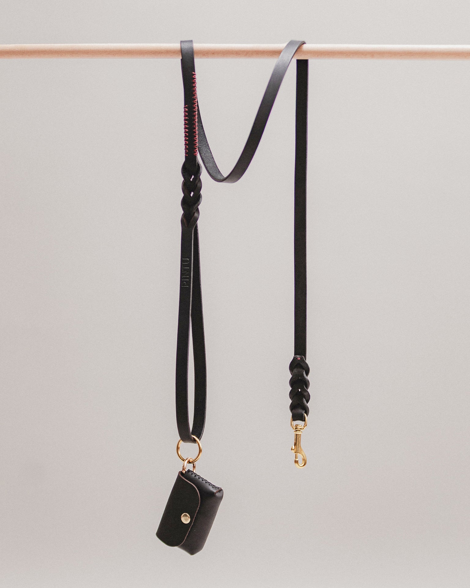 Pintu Lumas Leash - Black/Bordeaux - Brass