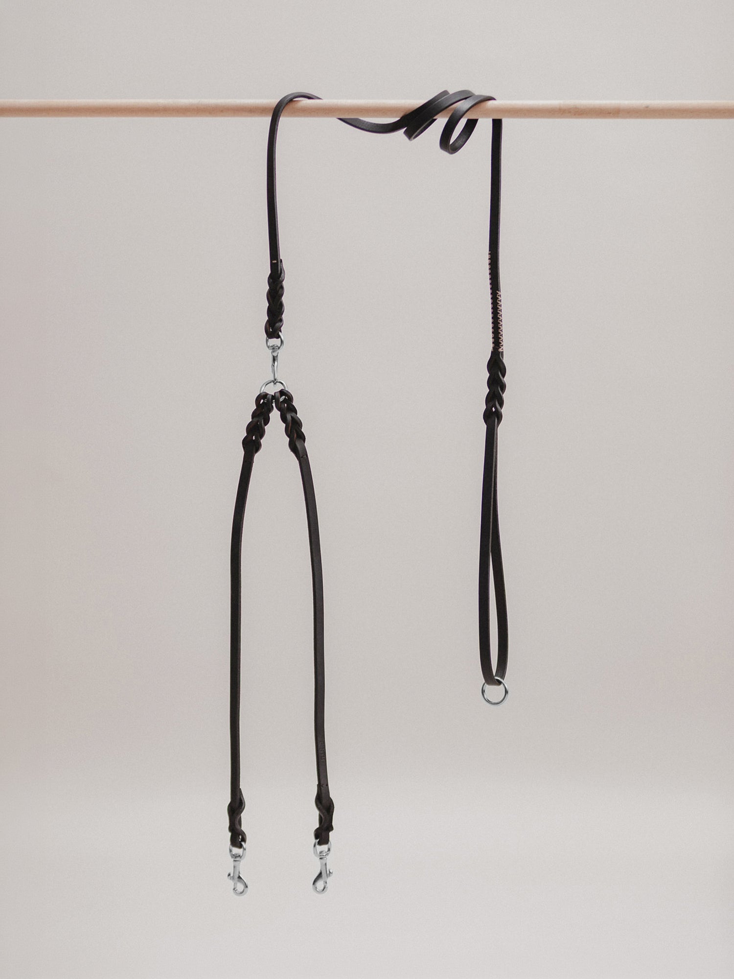Pintu Double Dog Attacher - Black