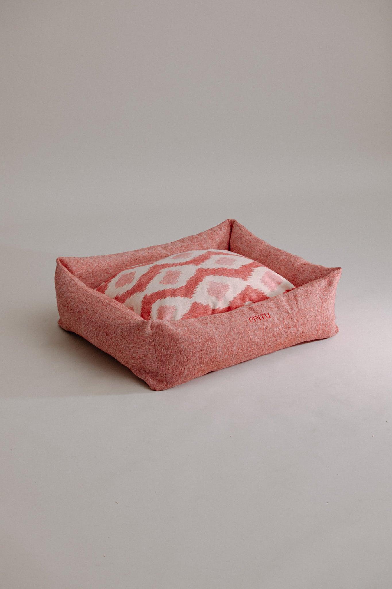 Dulces Sueños Dog Bed - Berry/Mallorquin Pattern - Pintu