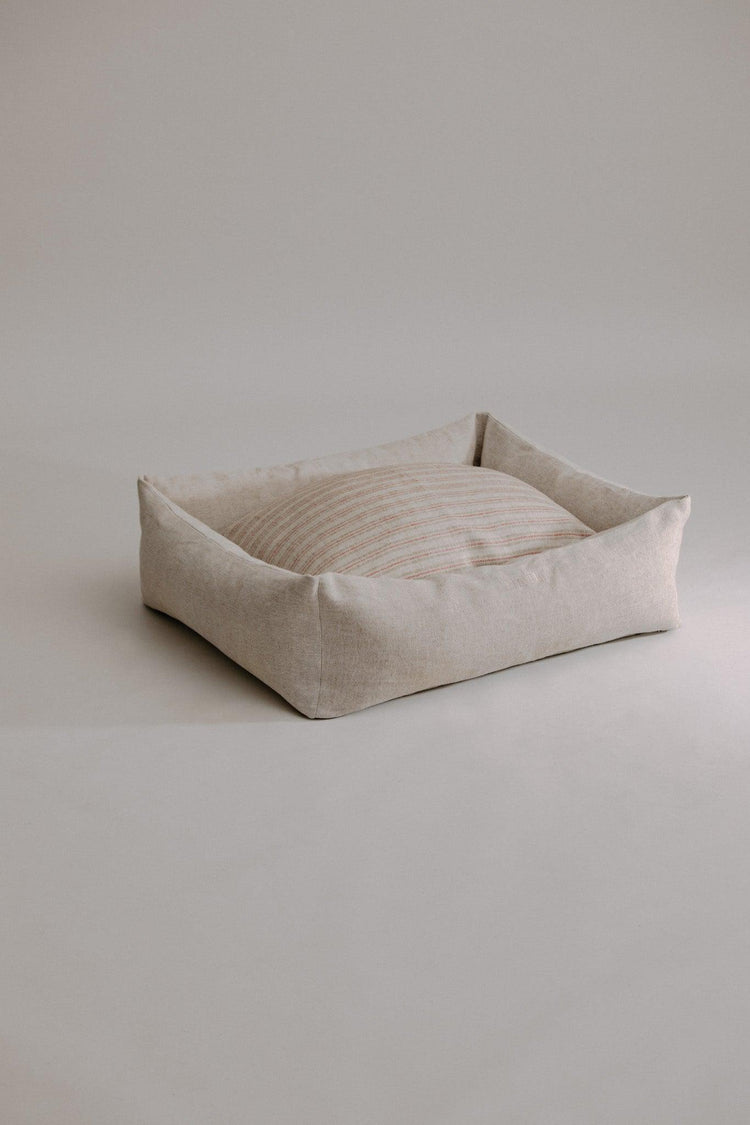 Dulces Sueños Dog Bed - Stone/Red&Green Stripes - Pintu