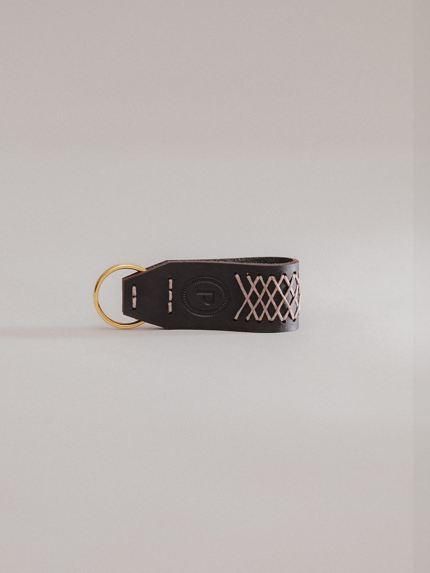 Pintu Keychain - Black/Taupe - Brass